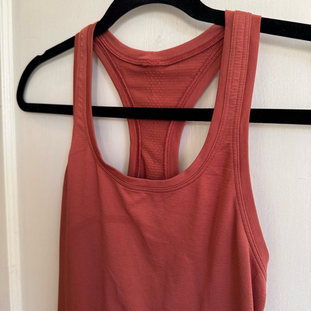 Lululemon Swiftly Tech Racerback 2.0
Soft Cranberry - Picture 6 of 8